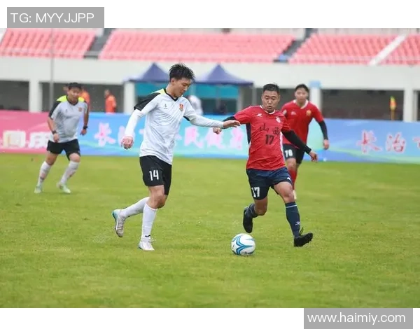 足球明星自拍合影展现亲密友谊与赛场外的真实一面